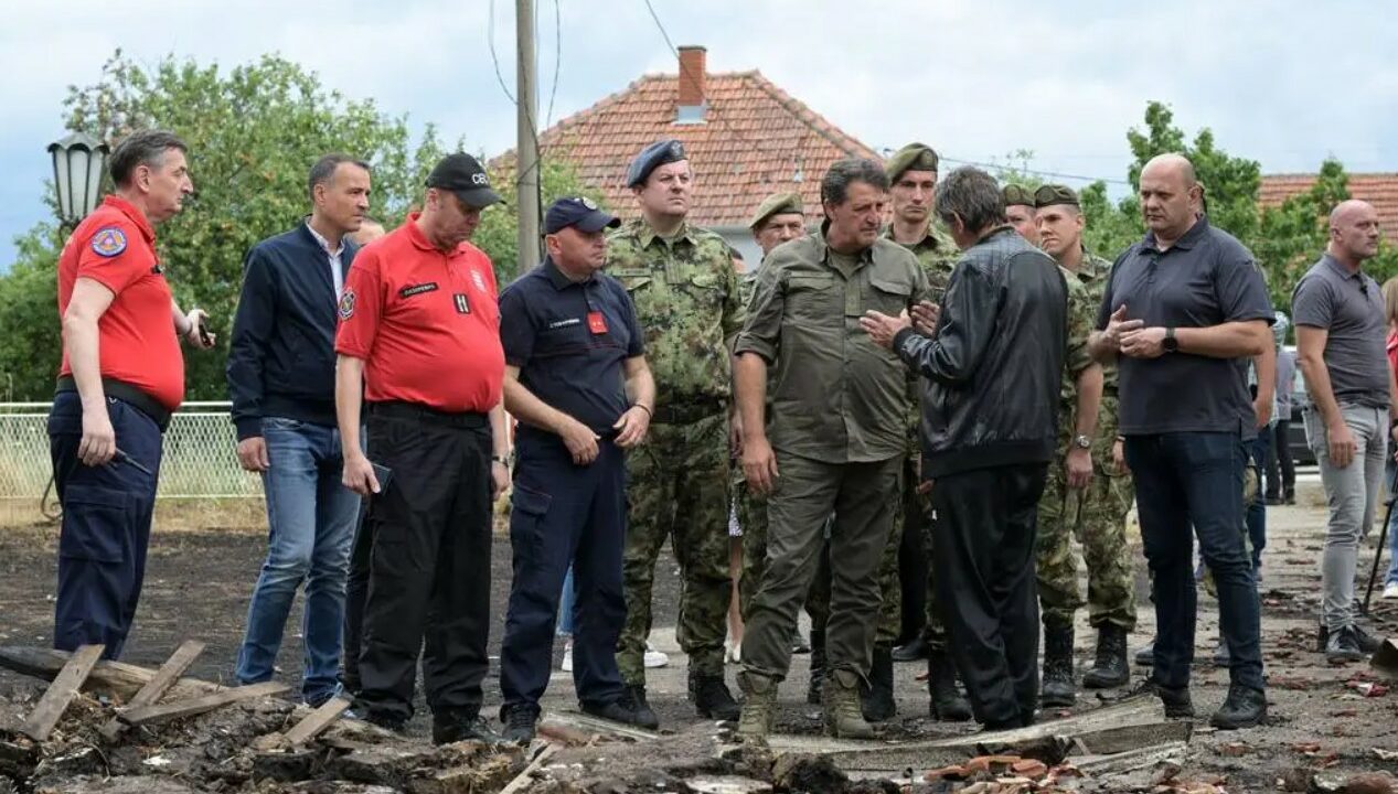 Министар одбране Братислав Гашић обишао пожаром захваћена места у околини Крушевца
