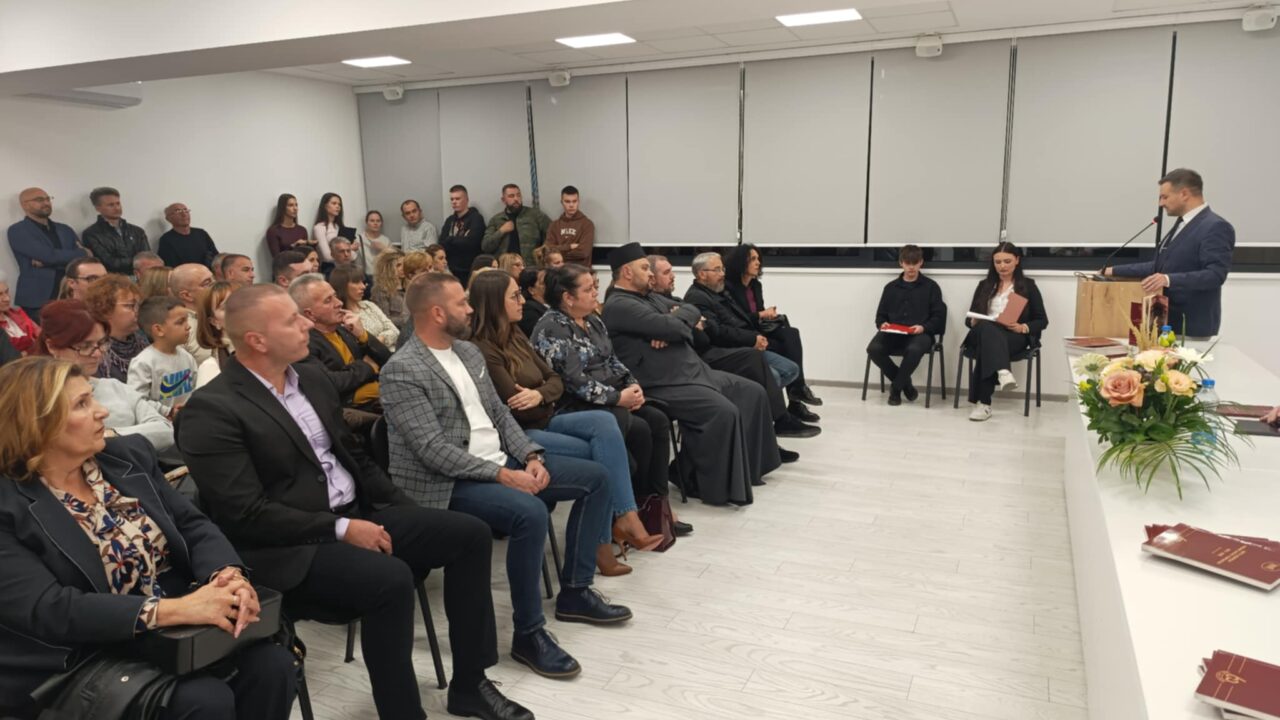 Представљена хроника “Шеста деценија Средње школе у Варварину 2015-2025”