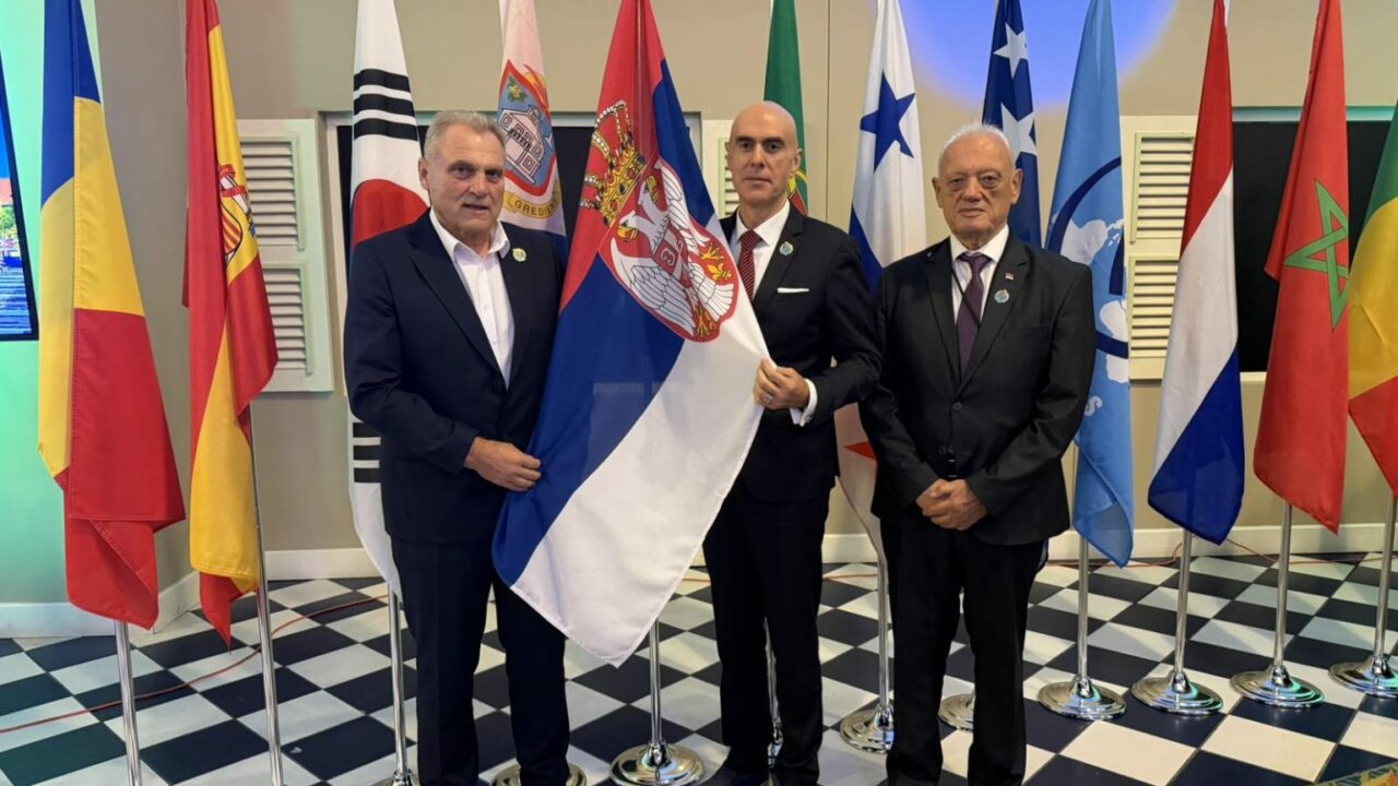 Генерални директор Трајал корпорације и председник Уније послодаваца Србије Милош Ненезић на Генералној скупштини у Курасау