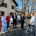 У Стопањи асфалтиран нови пут и уређен паркинг испред Дома здравља