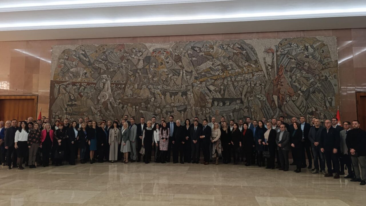 Србија шири оптичку мрежу: До 2027. године брзи интернет у сваком селу