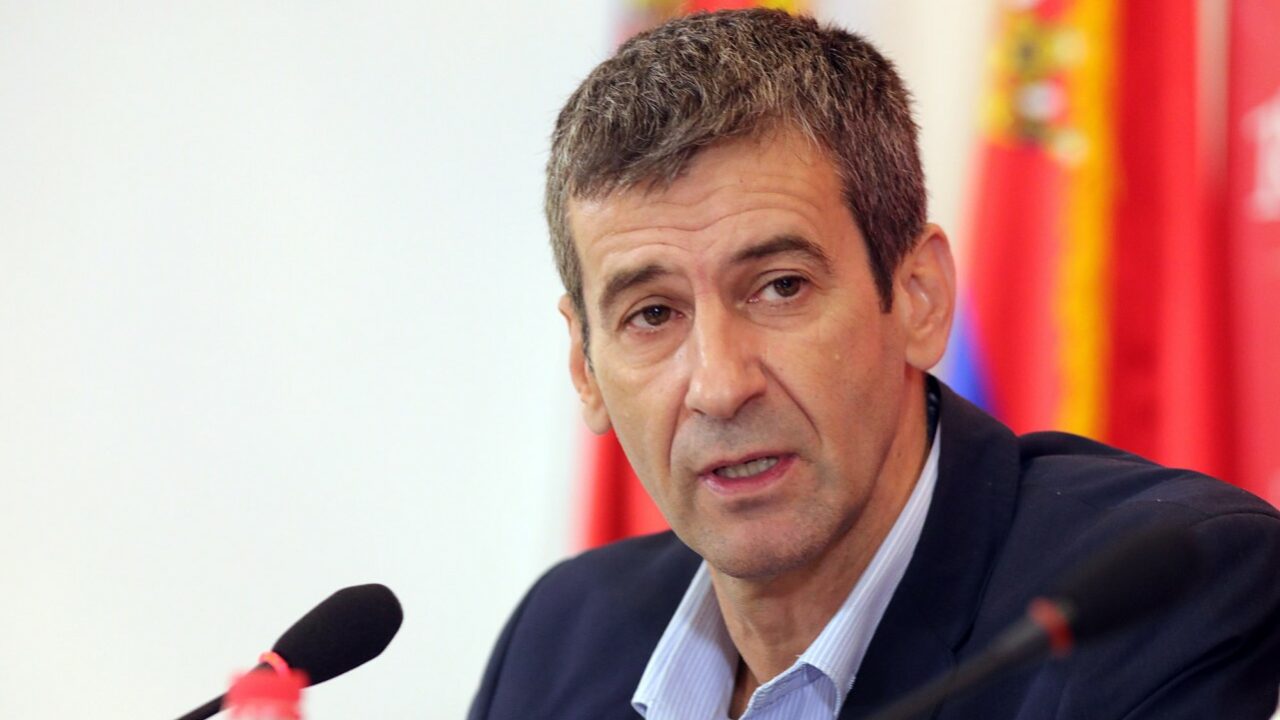 Златна повеља УНС-а Слободану Радичевићу: Признање за три деценије борбе за новинаре и локалне медије