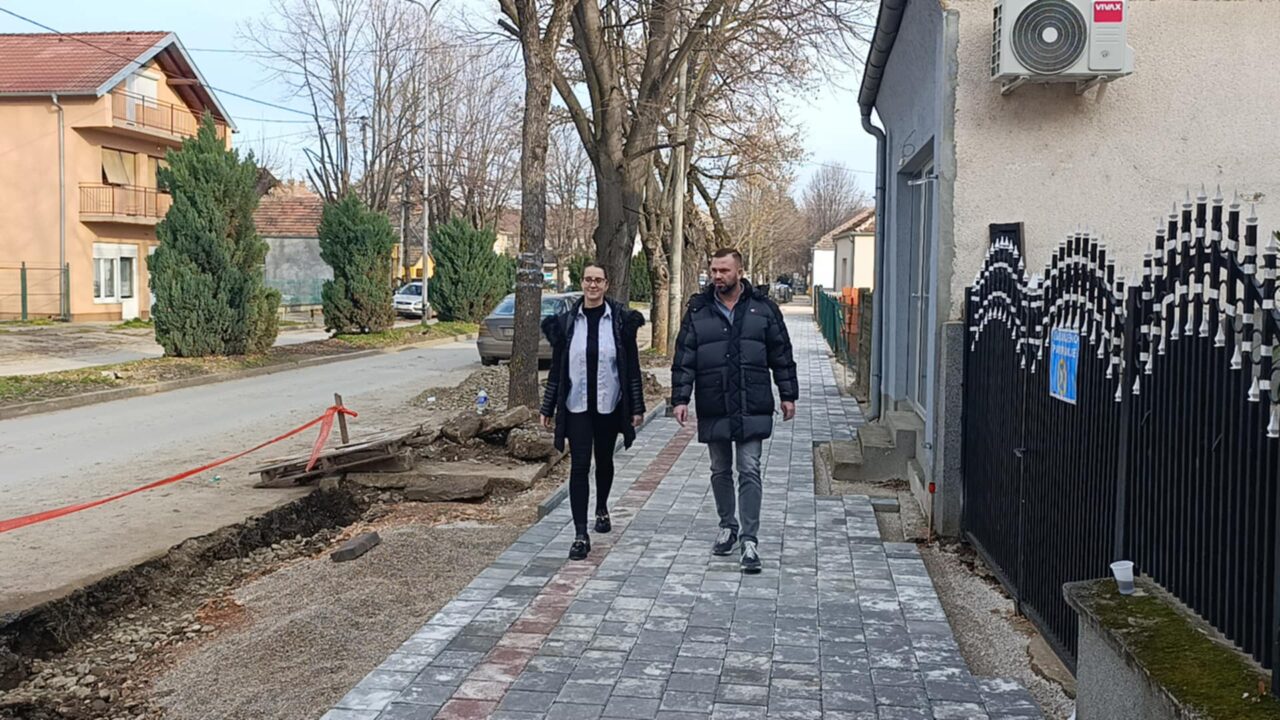 Радови на постављању бехатон плоча у улици Слободе теку планираном динамиком