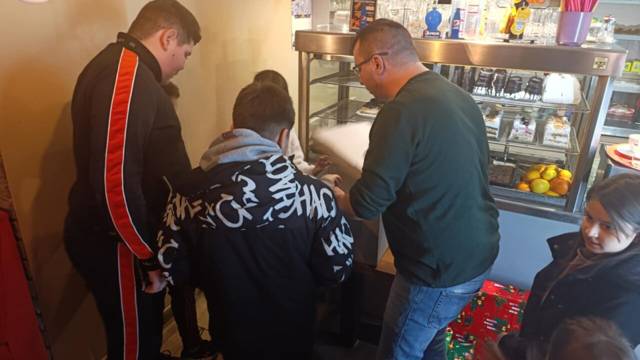 Посластичарница “Пролеће” наградила верне муштерије поводом празника