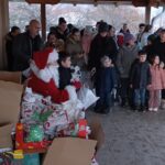 Подељени новогодишњи пакети најмлађим становницима Месне заједнице Село Варварин