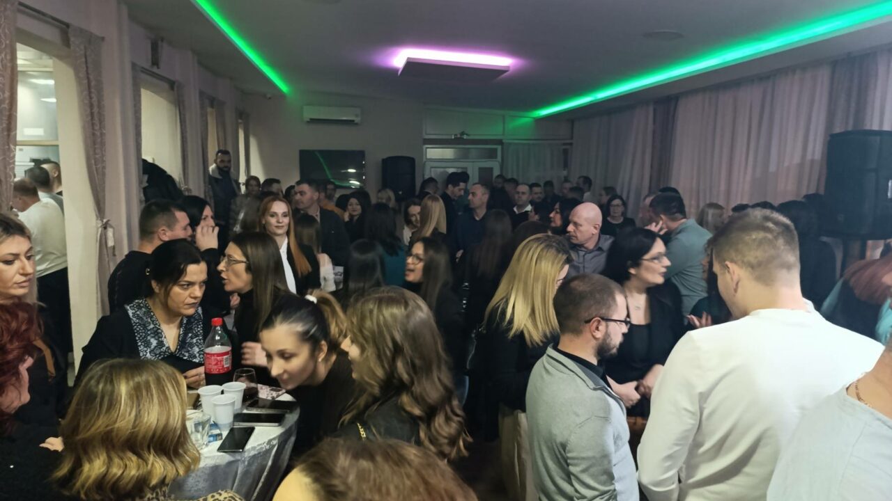 Пуна сала и празнична атмосфера: Општински одбор СНС Варварин прославио Српску Нову годину