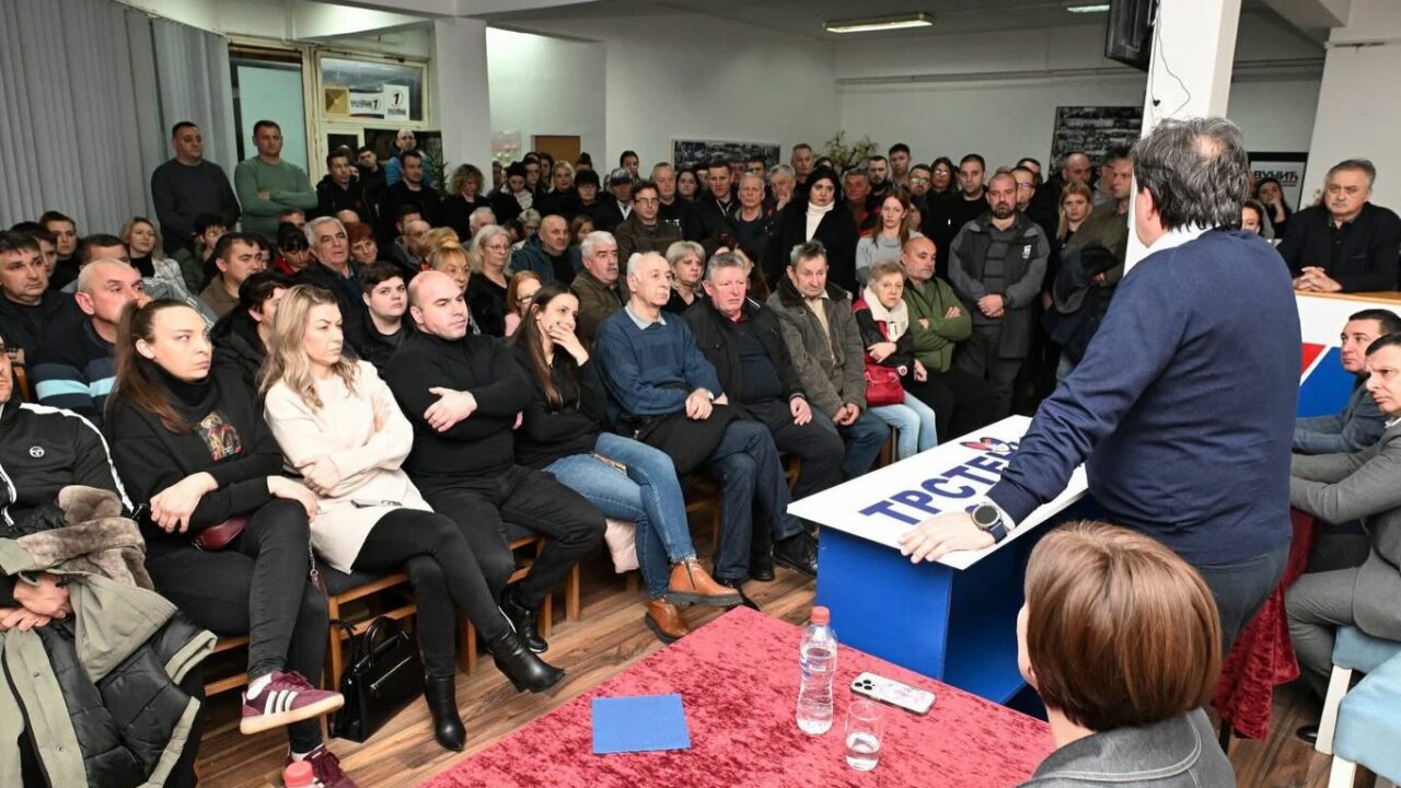 Братислав Гашић на проширеном састанку СНС у Трстенику