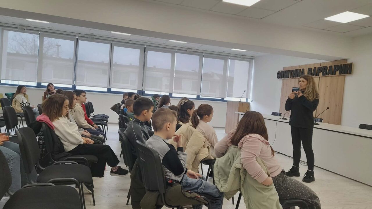 Први кораци у свету камере и монтаже у Општинској библиотеци “Варварин”