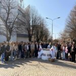 Варварински напредњаци обележили 8. март поделом цвећа у центру града