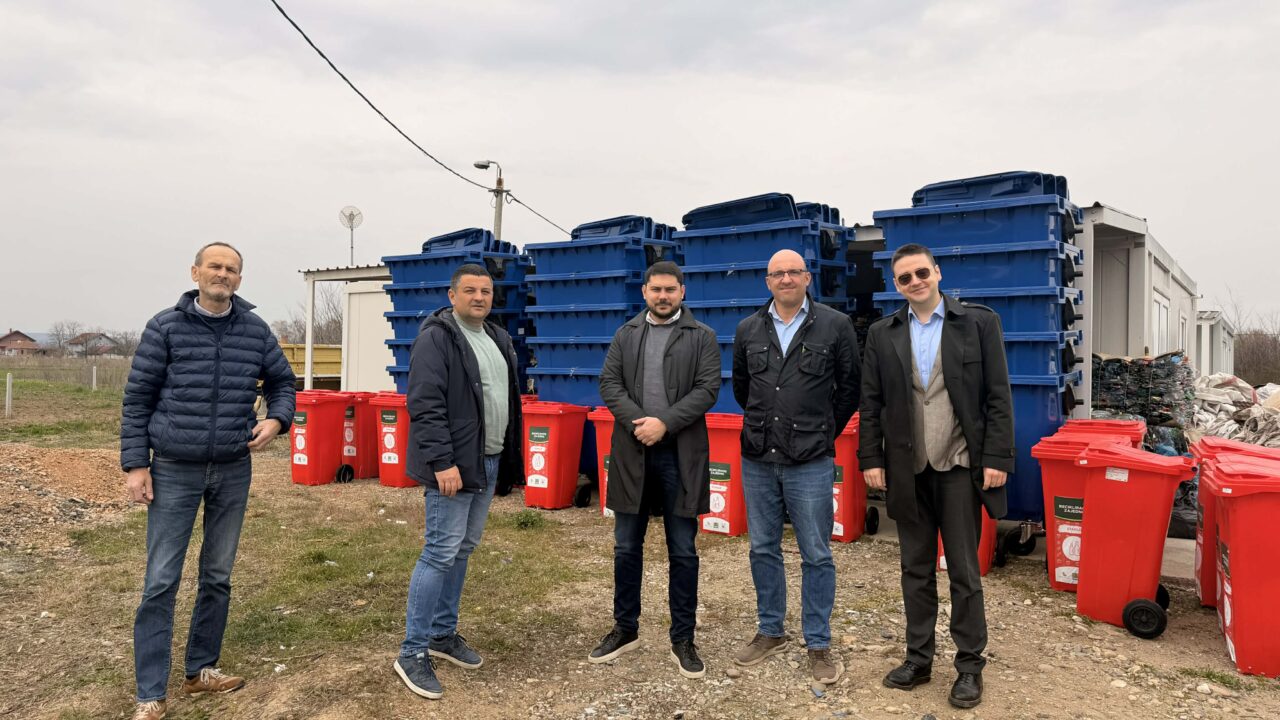 “Екостар Пак” обезбедио нове контејнере за рециклажу општини Варварин