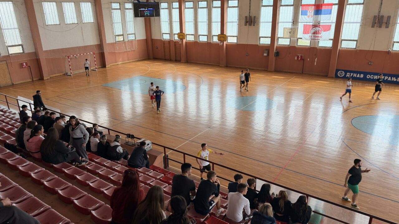 Средњошколци показали велико срце – играли за Сару