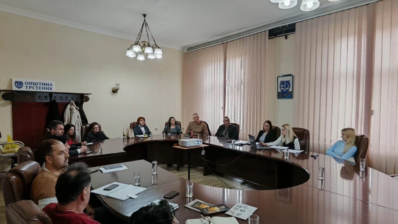 У Трстенику представљени програми подршке привреди