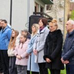 Венци и цвеће за Зорана Ивановића, једног од 12 трстеничких хероја