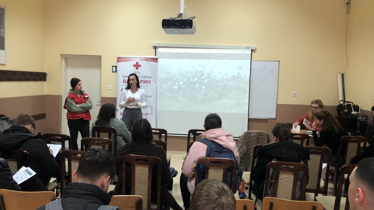 Варварински средњошколци упознати са значајем здравих навика