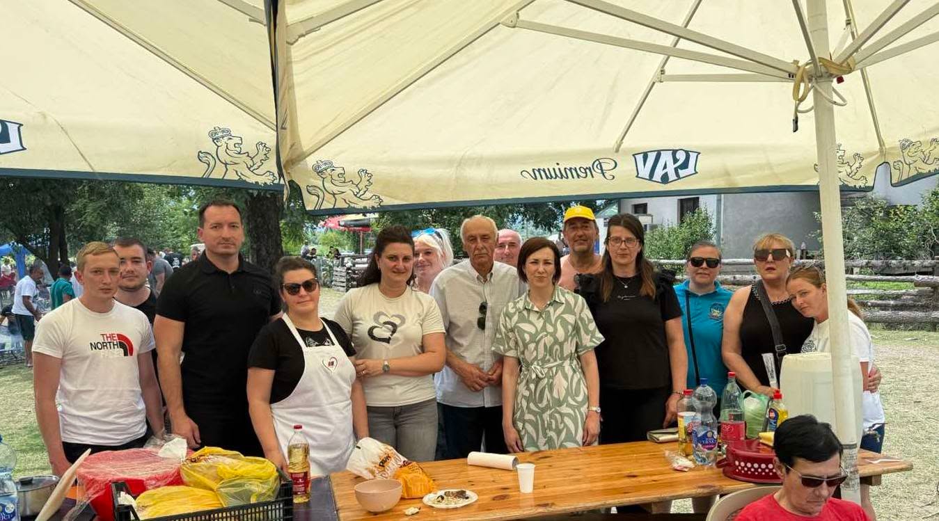 Мириси традиције и добро дружење обележили 11. “Гулашијаду” у Угљареву