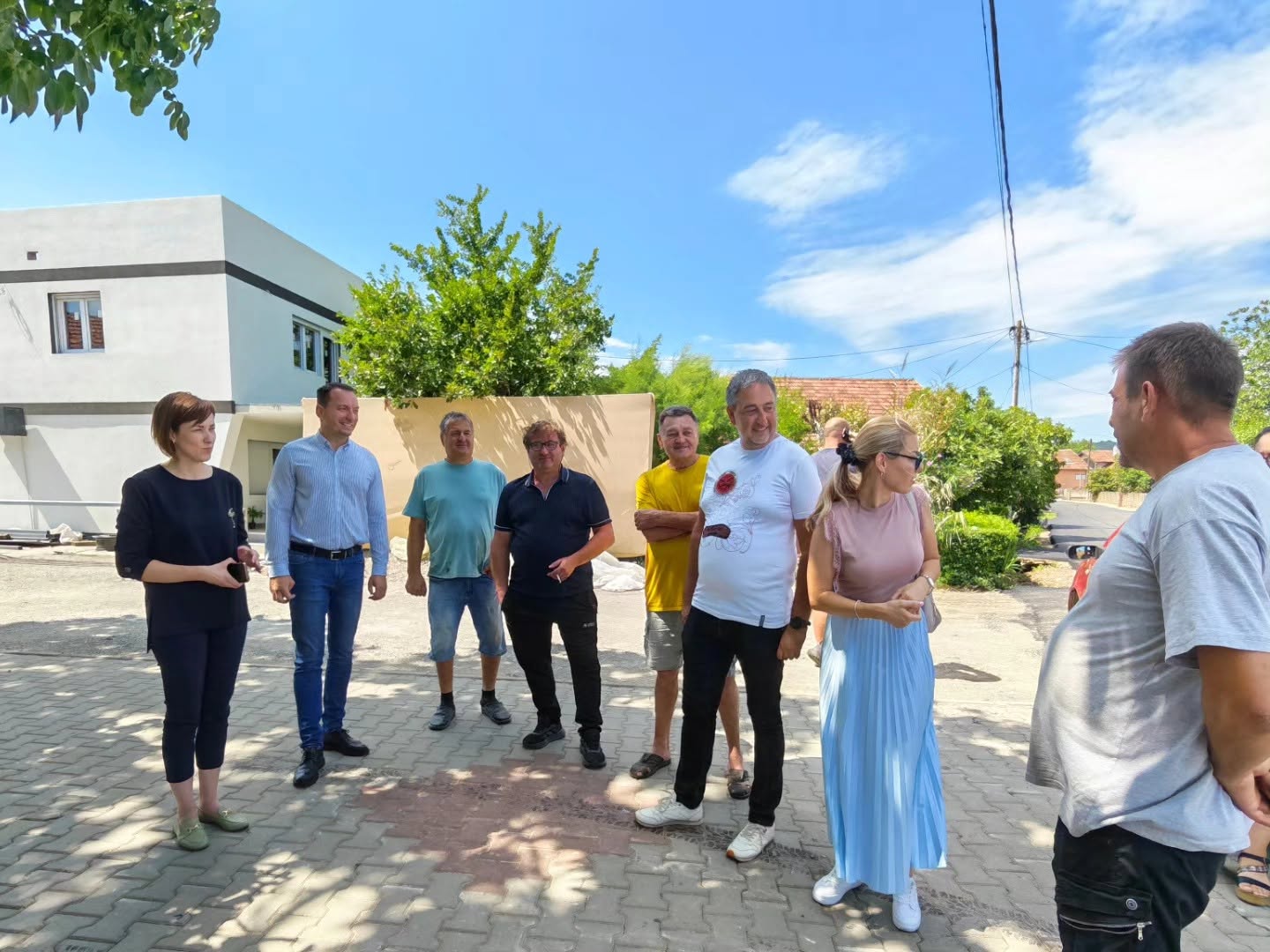 Нови асфалт стигао у Доњи Рибник: Општина Трстеник наставља улагања у путеве