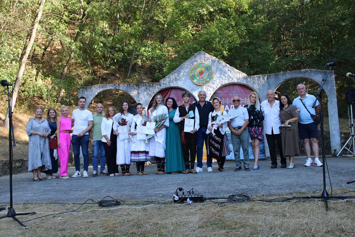 “Падешки кладенац” четири деценије чува српску традицију