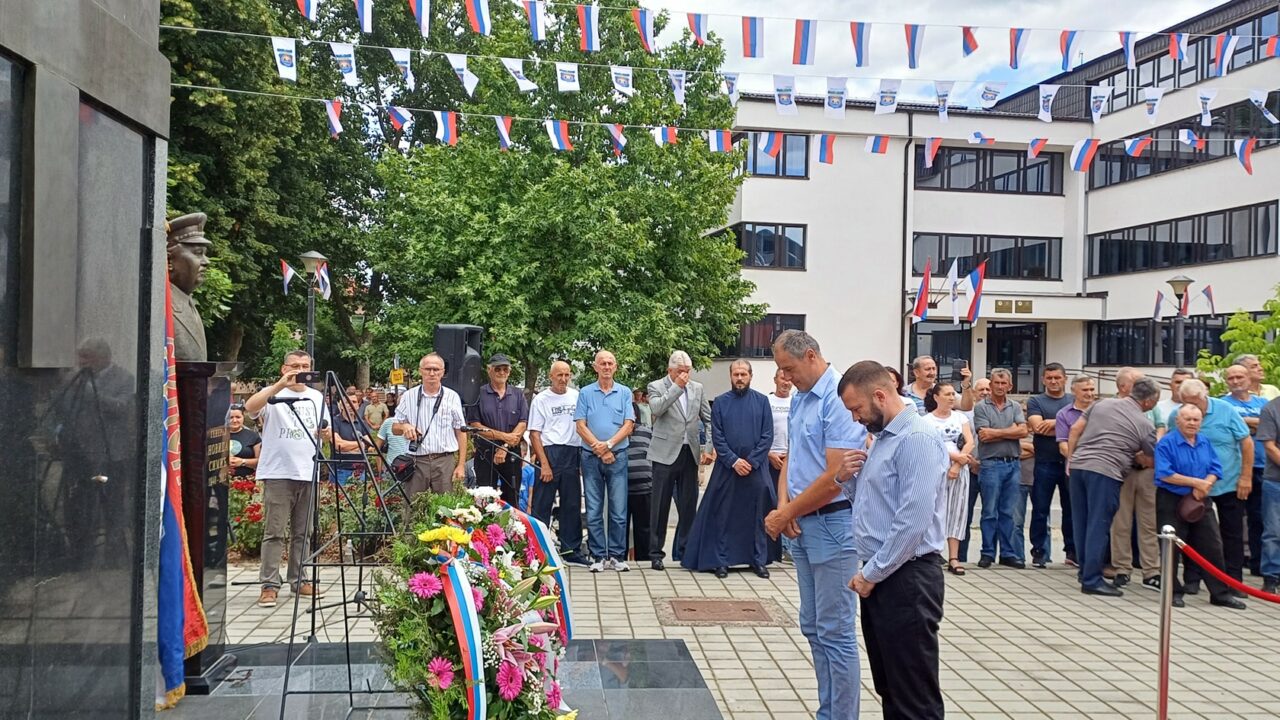 Делегација Општине Варварин положила венац на споменик борцима за Републику Српску у Модричи
